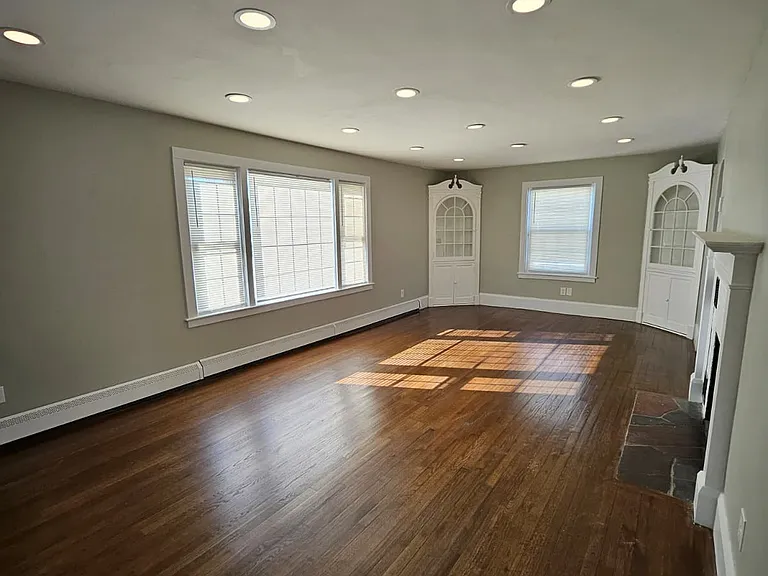 125 West St — Photo 7