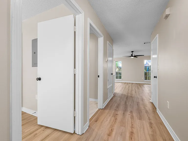 648 Virginia Oak Ct — Photo 5