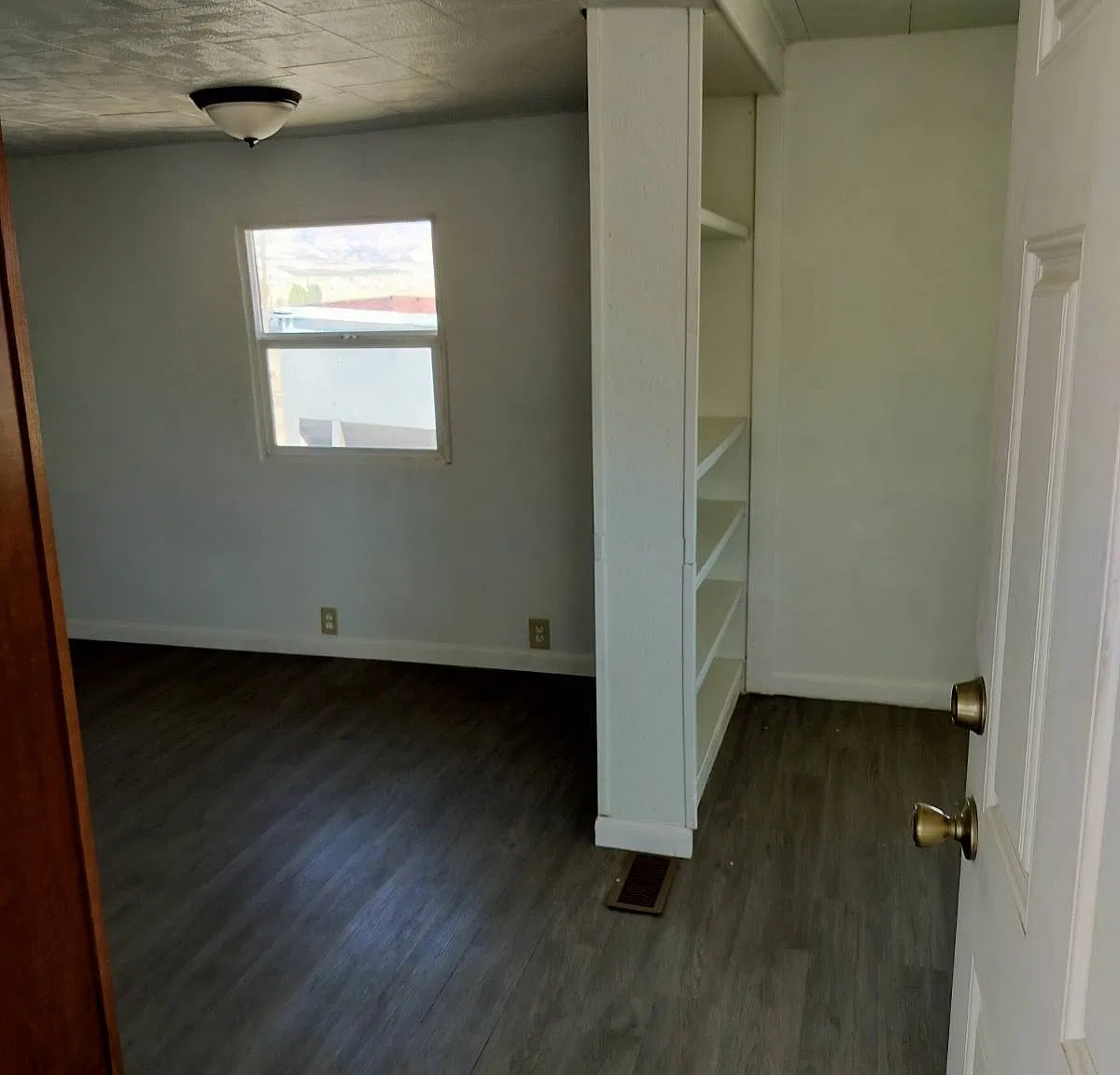 3 bed, 1.5 bath, 744 sqft, $1,500 — Photo 1