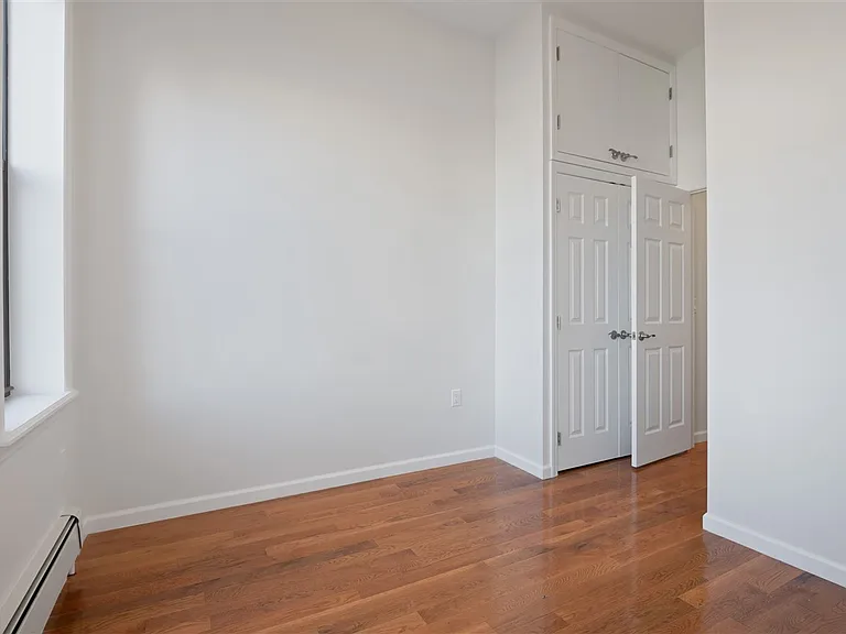 145 Brunswick St #1R — Photo 12