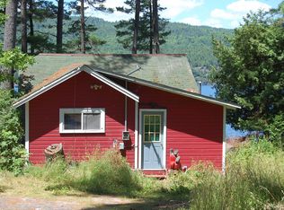 341 Corlear Dr, Willsboro, NY 12996