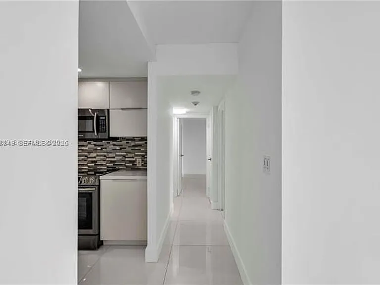 100 Bayview Dr #508 — Photo 8