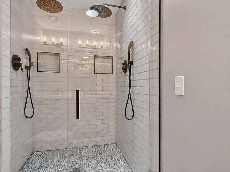 925 Chancellor St SW — Photo 15