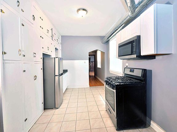 4th image of 5120 S Michigan Ave #2R
