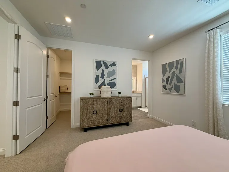 802 Royal Beekman St — Photo 30