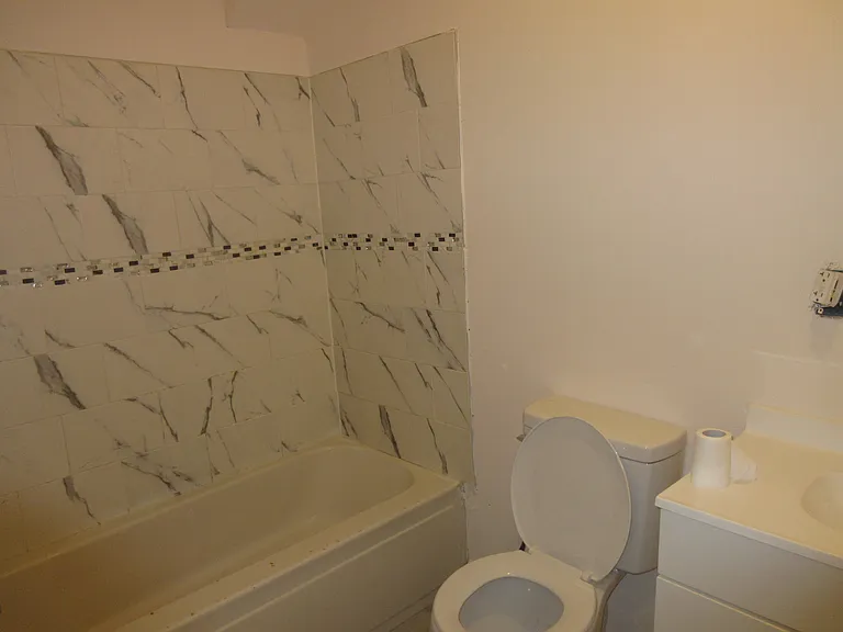 76 Champlin Ave #2 — Photo 10