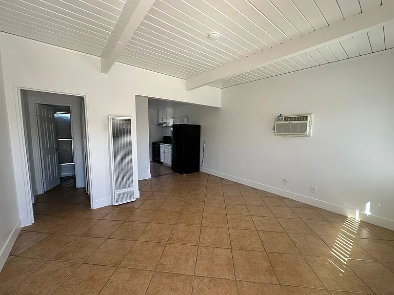 8128 Dodie St — Photo 3