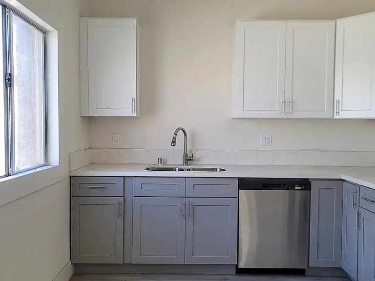 721 Pine Ave #1 — Photo 3