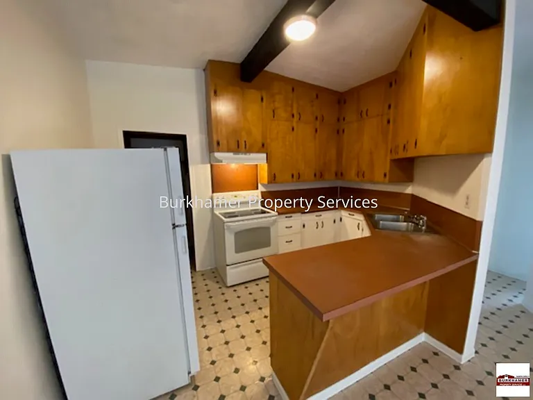 1315 W Young St — Photo 11