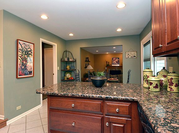 5th image of 406 Plumwood Ct