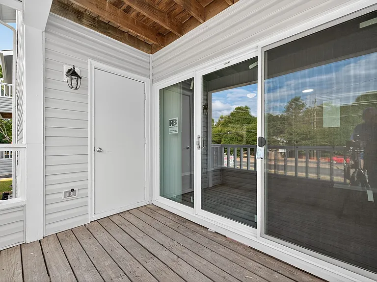 The Grove Apartments — Photo 45