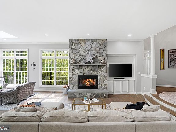 5th image of 1133 Springvale Rd