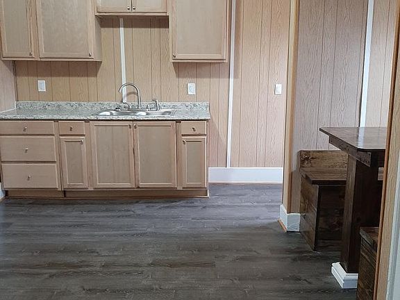 5th image of 2939 Selma Ave