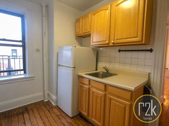 5th image of 7006 Woodside Ave APT 4D