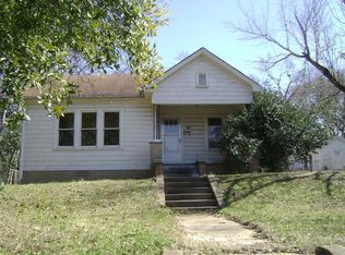 818 N Marshall St, Henderson, TX 75652