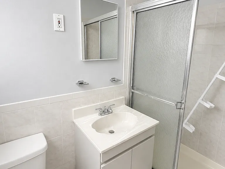 71-06 67th Pl #3R — Photo 7