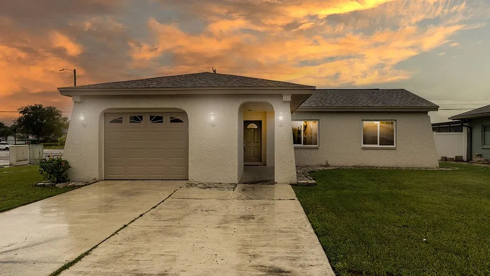 4 bed, 1599 sqft, $2,550 — Photo 1
