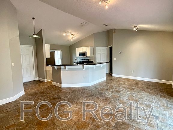 3rd image of 830 Briargrove Ave