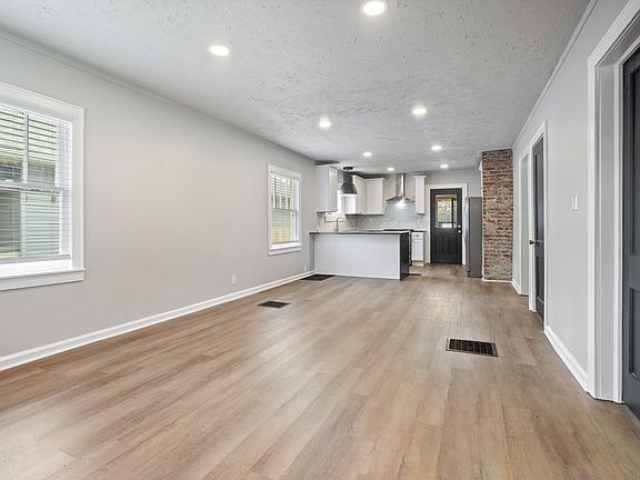 4th image of 5754 Rawles Ave
