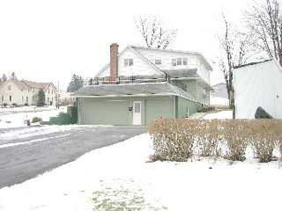 2nd image of 176 Chautauqua Ave