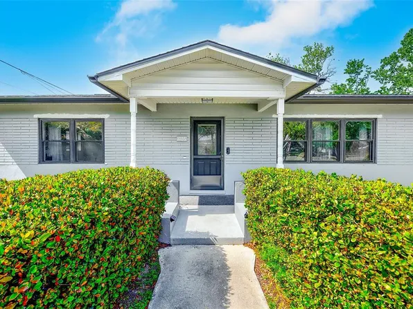 1026 Meadowlawn Dr N, Saint Petersburg, FL 33702