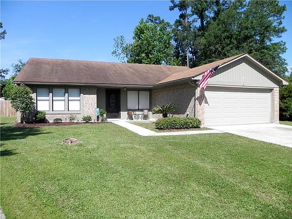 3rd image of 401 W Lake Catahoula Ct