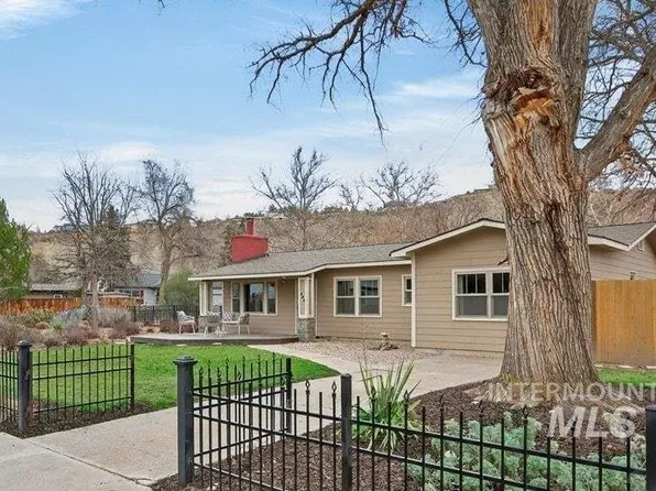 506 N Hillview Dr, Boise, ID 83712