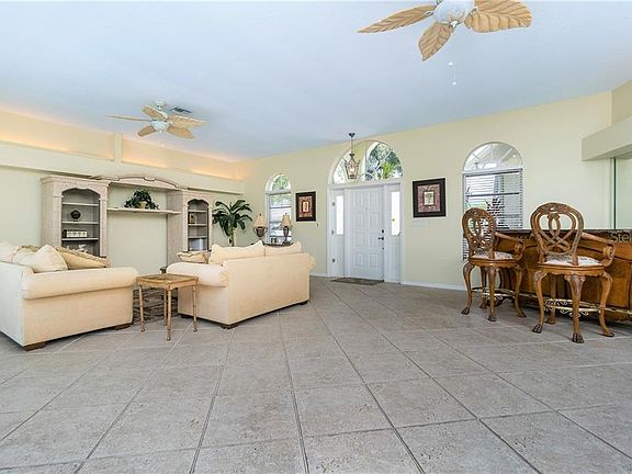 4th image of 800 Lucia Dr