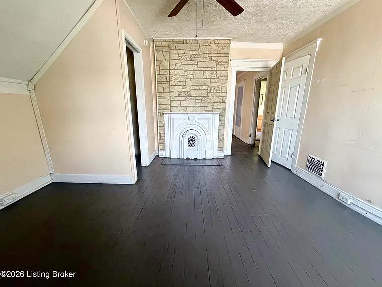 3120 Bank St #B — Photo 4