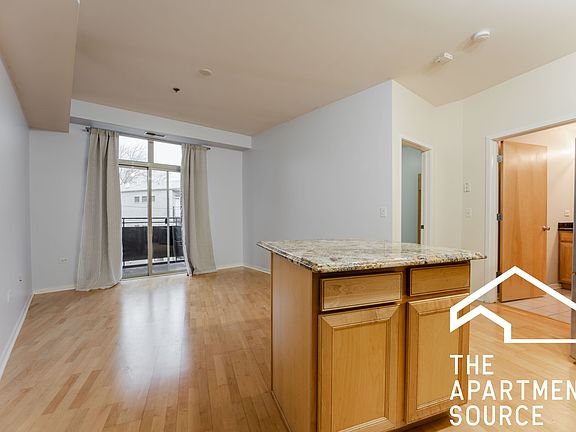 5th image of 2951 N Clybourn Ave Unit 307