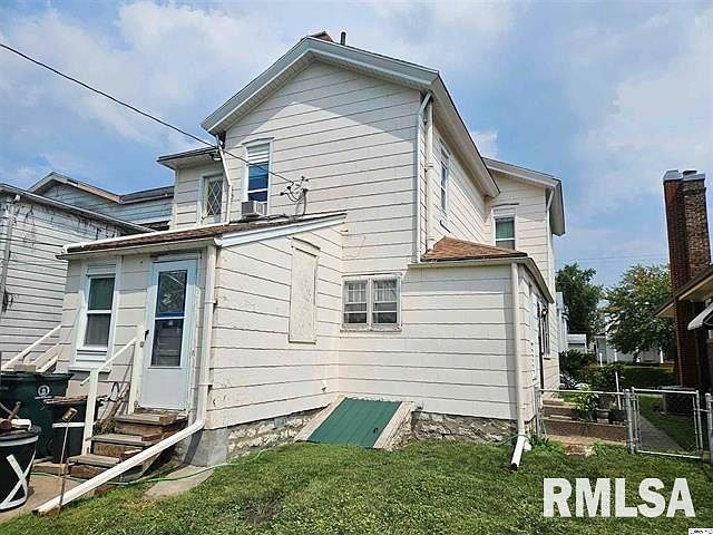 2nd image of 1240 Vermont St