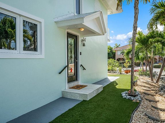4th image of 247 W Seaview Cir