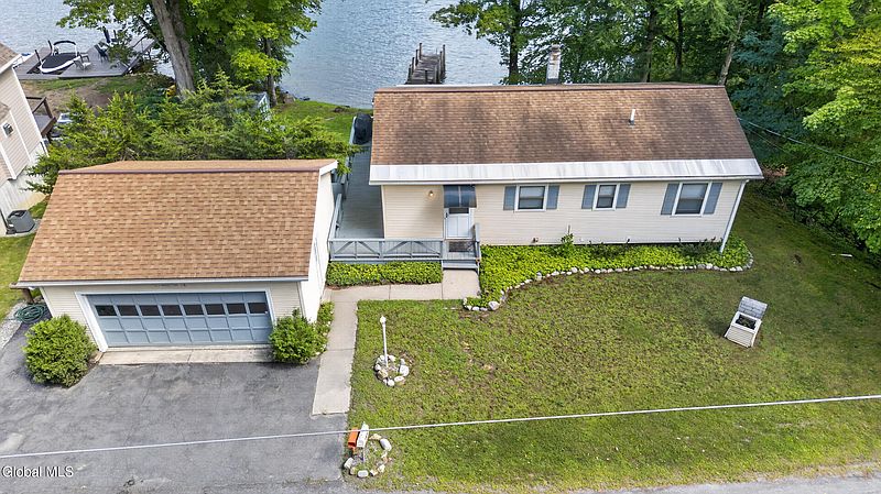 4th image of 506 Hadlock Pond Road