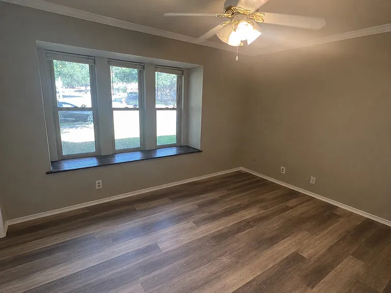 522 West Oak — Photo 17