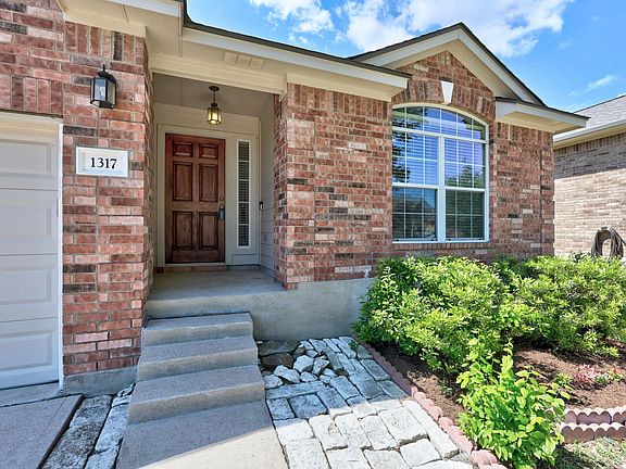 3rd image of 1317 Rimstone Dr