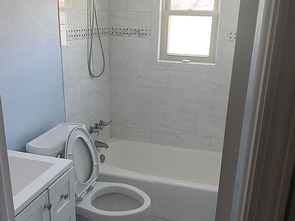 4th image of 5343 NW Glenn Ave #1