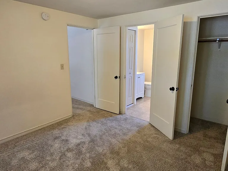 1710 NW Van Buren Ave — Photo 5