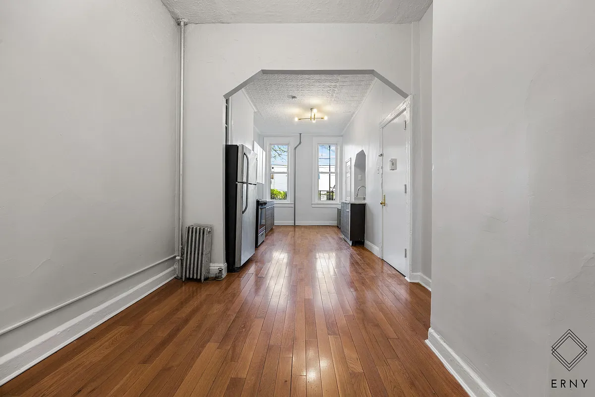 Building Photo - 745 Park Ave #1C
