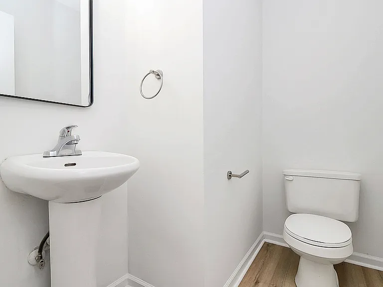 1215 McAllister Dr — Photo 4