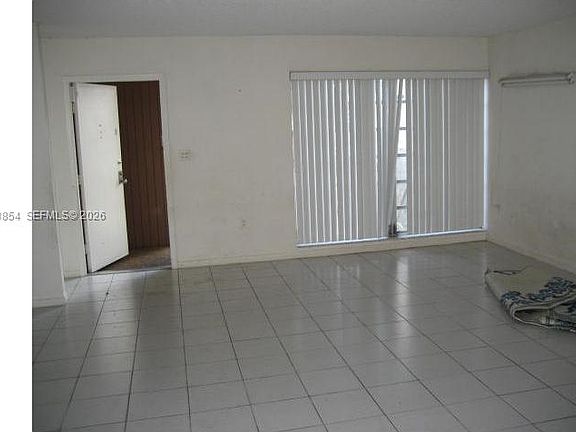 4th image of 6513 Kendale Lakes Dr