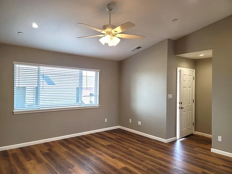 5503 Longview Dr #C — Photo 2