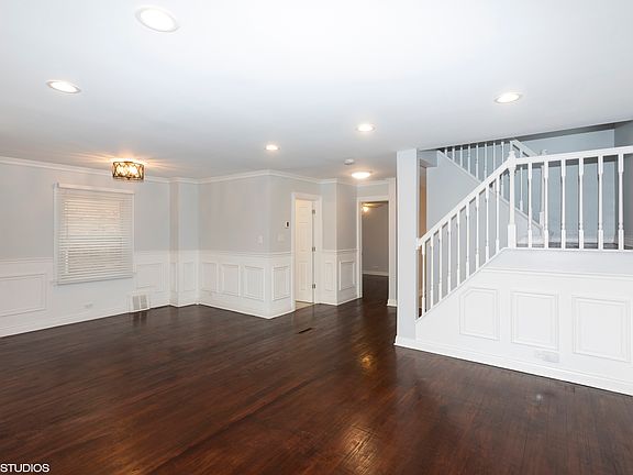 2nd image of 7655 S Damen Ave