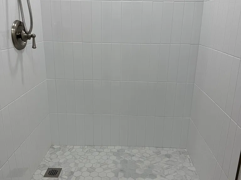 738 Geneva St — Photo 3