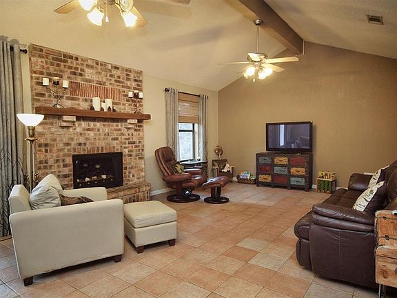 5th image of 932 Canyon Dr