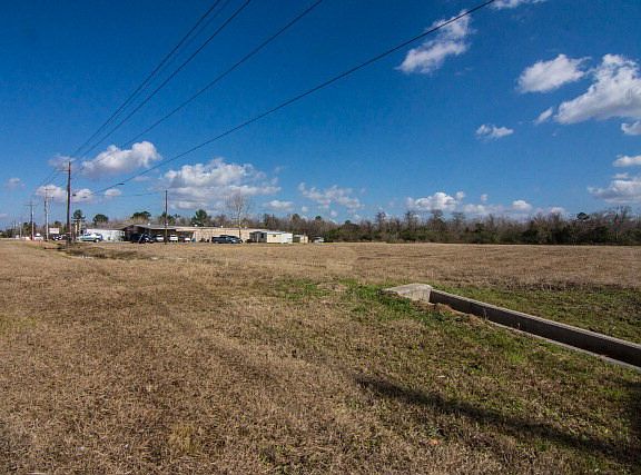 3rd image of 15385 Highway 124