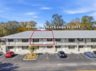 101 Lake Ave NE APT 215, Largo, FL 33771