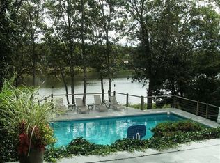 114 Acapesket Rd, Falmouth, MA 02540