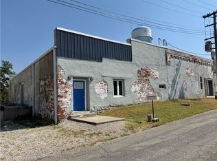 207 N Lyon St, Butler, MO 64730