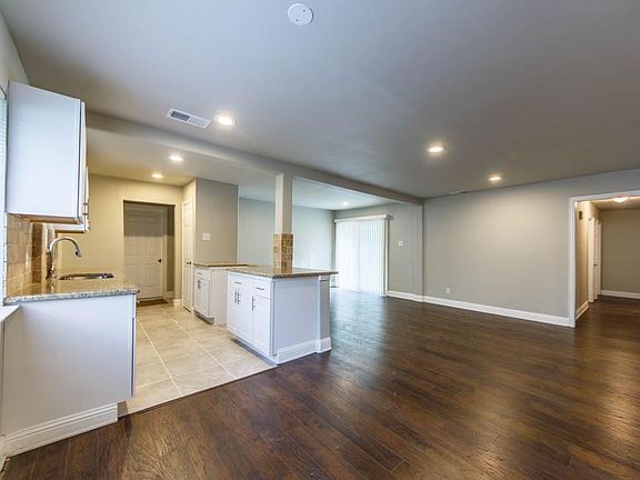 4th image of 3917 Twin Falls St