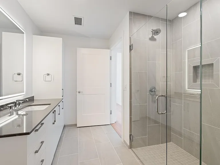 1212 Demonbreun St #614 — Photo 11